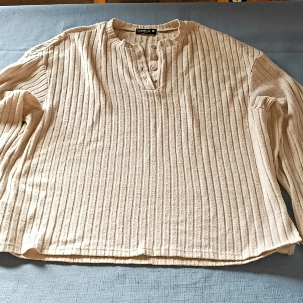 LoveBug Boutique Beige Ribbed Knit - Picture 5 of 11